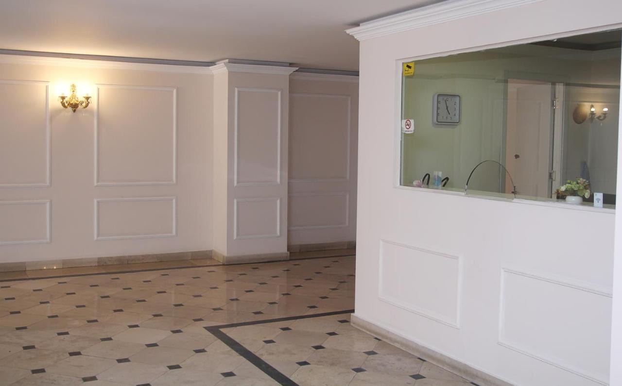 Parilament On Rustaveli 4 Rooms Tbilisi ภายนอก รูปภาพ