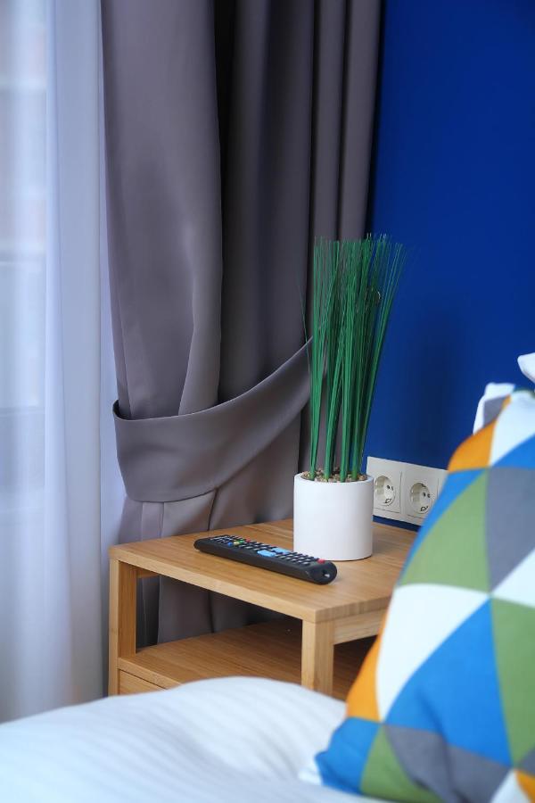 Parilament On Rustaveli 4 Rooms Tbilisi ภายนอก รูปภาพ