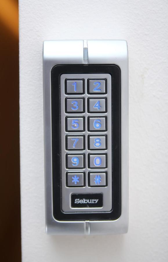 Parilament On Rustaveli 4 Rooms Tbilisi ภายนอก รูปภาพ